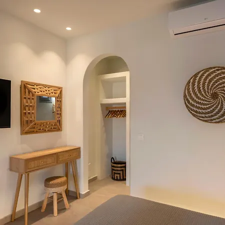 Paranthos Island Living Apart-hotel 3*