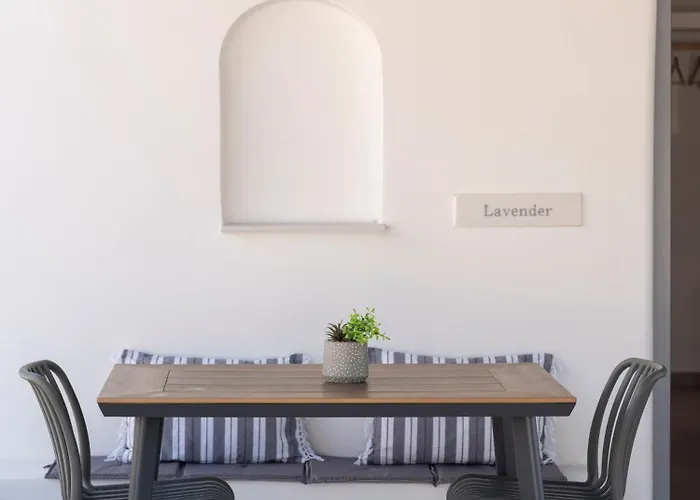 Apartahotel Paranthos Island Living 3*