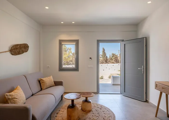 Apartahotel Paranthos Island Living