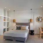Aparthotel Paranthos Island Living