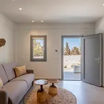 Aparthotel Paranthos Island Living