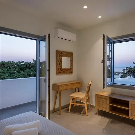 Paranthos Island Living كريس أكتي