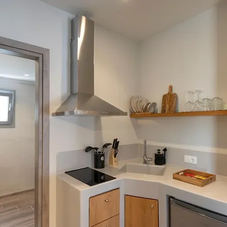 Paranthos Island Living شقة فندقية 4*
