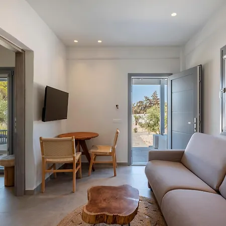 Paranthos Island Living كريس أكتي