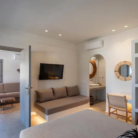 Paranthos Island Living كريس أكتي