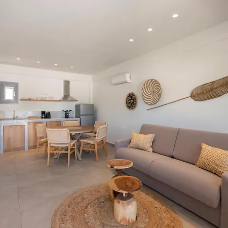Paranthos Island Living كريس أكتي