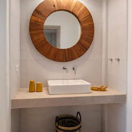 公寓式酒店 Paranthos Island Living