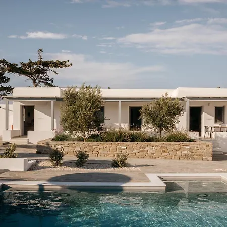 Lägenhetshotell Paranthos Island Living 4*
