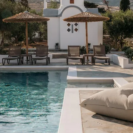 Lägenhetshotell Paranthos Island Living 4*