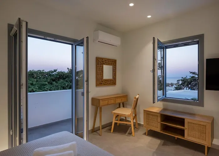 Paranthos Island Living חריסי אקטי