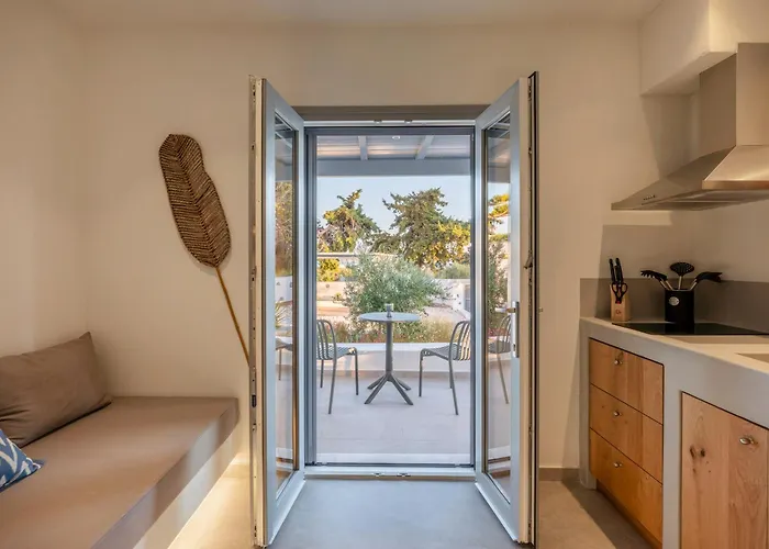 Paranthos Island Living חריסי אקטי