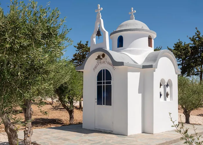 מלון דירות Paranthos Island Living 3*